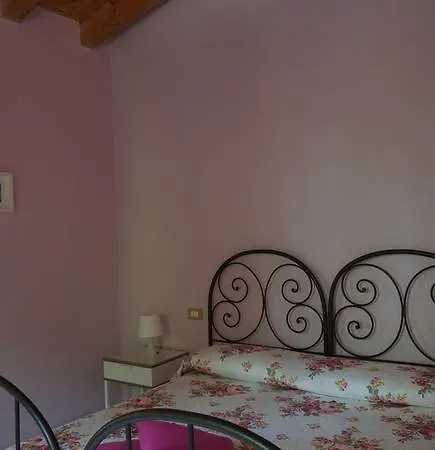 Agriturismo Fior Di Pesco Bauernhof *